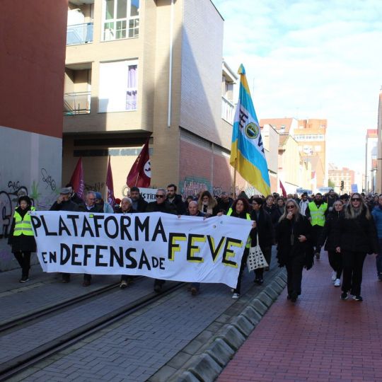 La Plataforma en Defensa de Feve de León ofrece una solución de 57M€ para devolver el tren al centro | José Martín