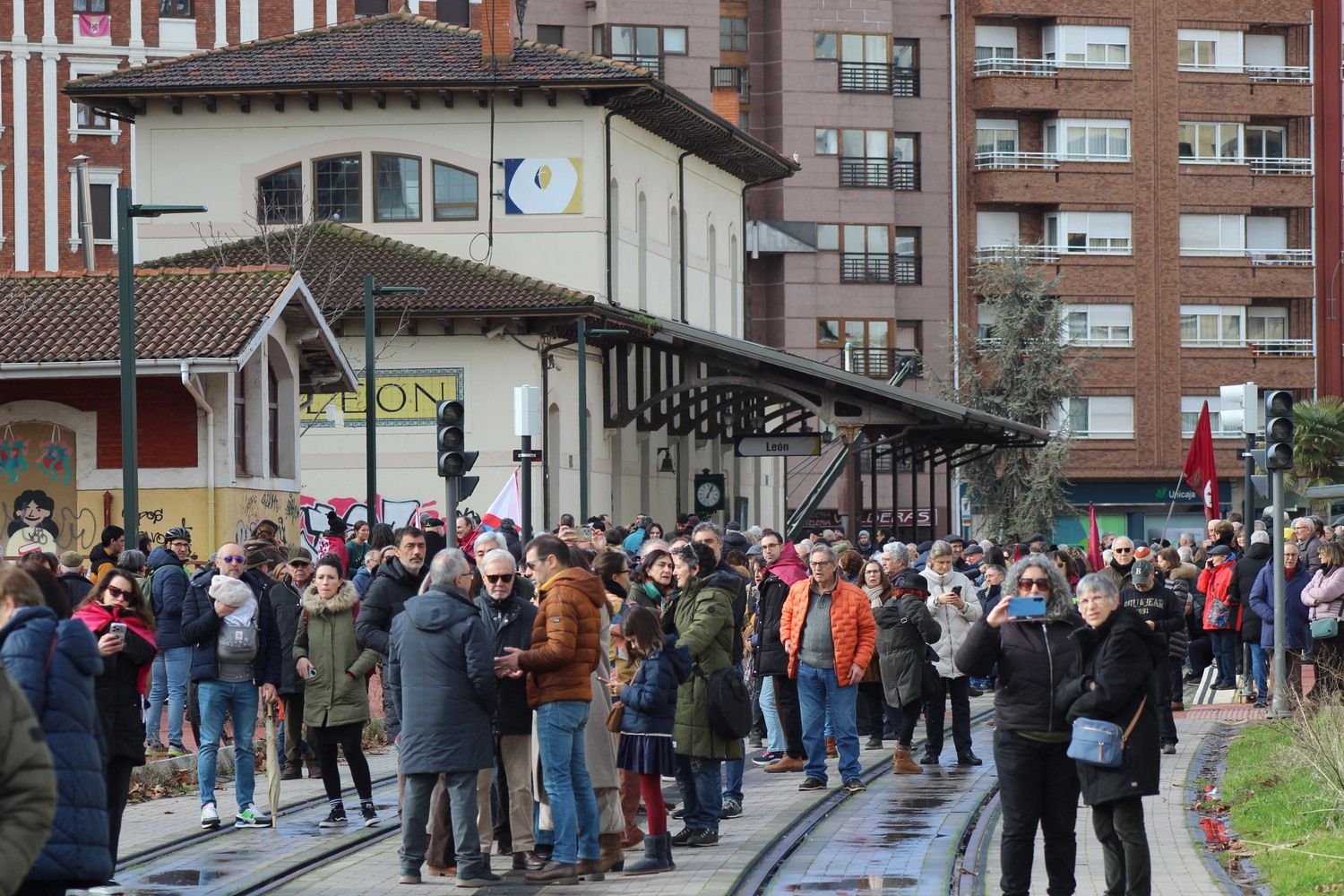 El PP pide el apoyo de la Junta para garantizar la llegada de Feve al centro de León| José Martín