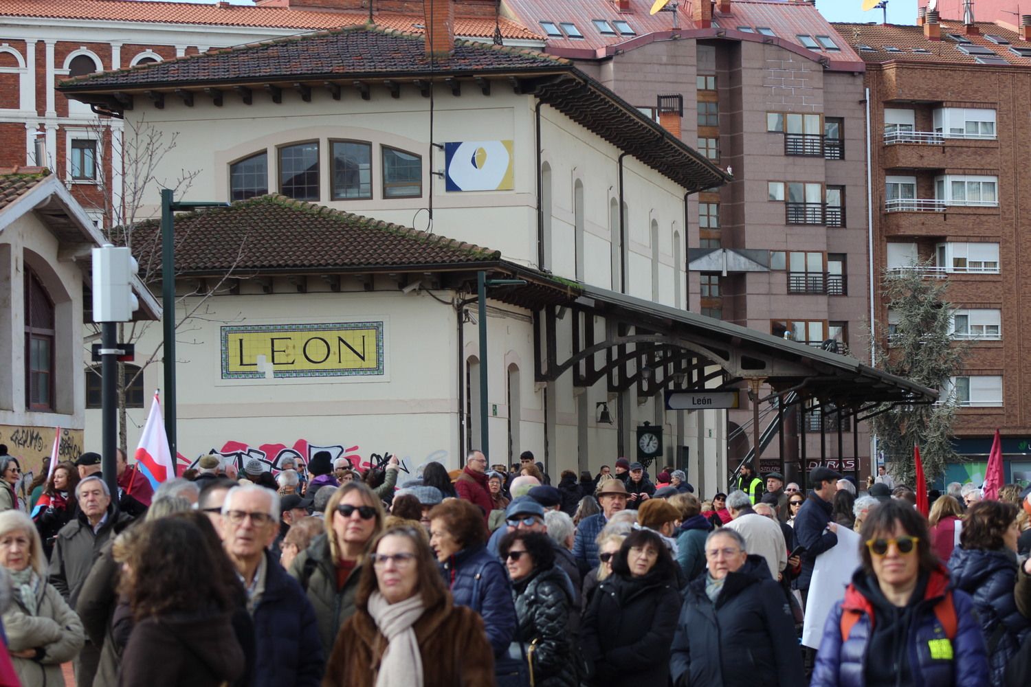 El PP propone una mesa técnica de trabajo entre administraciones y Gobierno para que FEVE vuelva al centro de León | José Martín