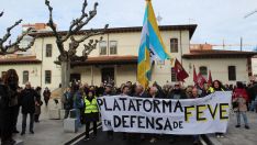 León se vuelca con el FEVE: Miles de personas se plantan para evitar el enterramiento de las vías