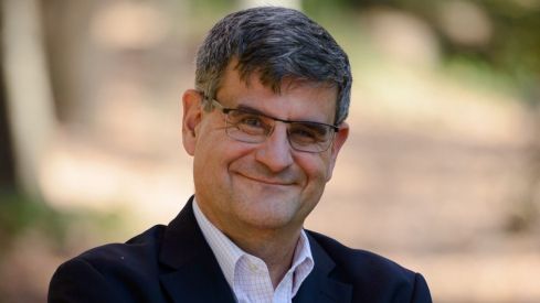 Rafael Domingo Oslé presenta en León su libro 'El sentido del cristianismo' | La Esfera de los Libros