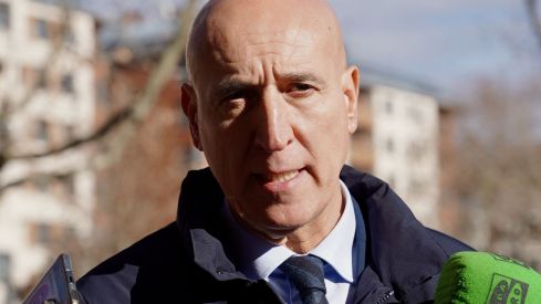 El alcalde de León insiste en que el Ayuntamiento hará "lo posible y lo imposible" para frenar el enterramiento de las vías de FEVE | Campillo / ICAL