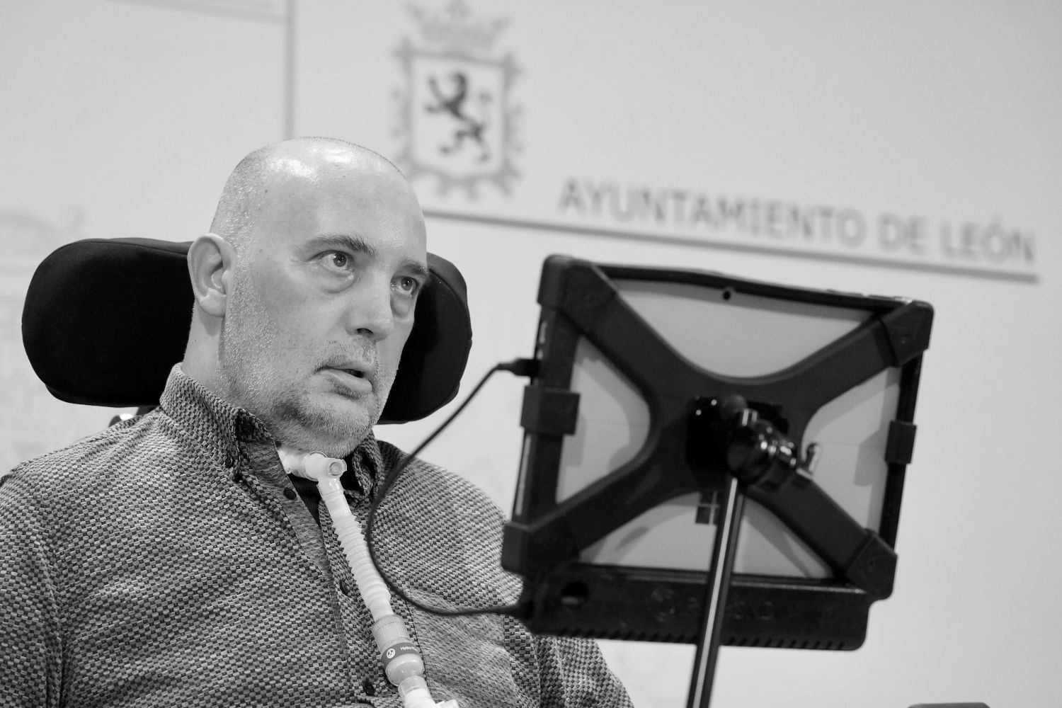 Ángel Rubal, director del Aeropuerto de León dedica una emotiva carta de despedida a Urbano González Escapa | Campillo / ICAL