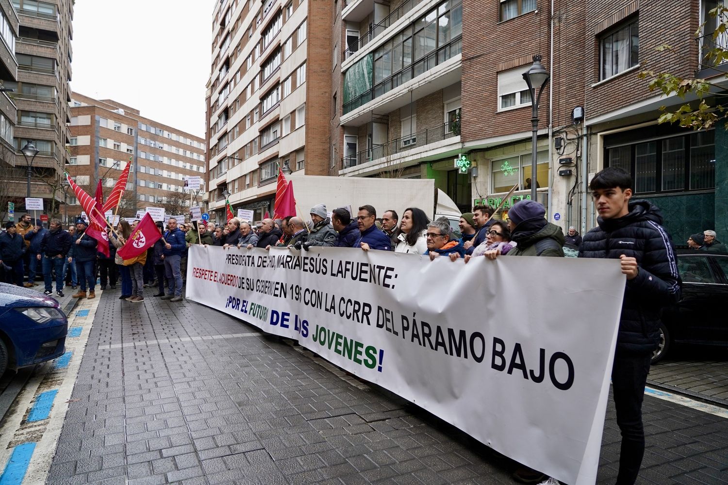 Los regantes del Páramo Bajo de León se movilizan ante la CHD para exigir que cumpla los compromisos firmados | Leticia Pérez / ICAL