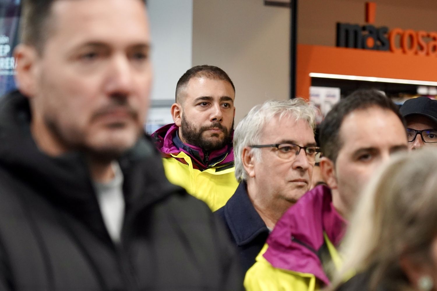 Los comités provinciales de RENFE y ADIF de León, guardan un minuto de silencio en solidaridad con las víctimas de los accidentes ferroviarios | Campillo / ICAL