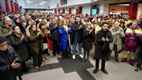 Condolencias tras la tragedia ferroviaria: Trabajadores de Adif y Renfe en León transmiten su pesar a las víctimas de Córdoba y Barcelona | Campillo / ICAL