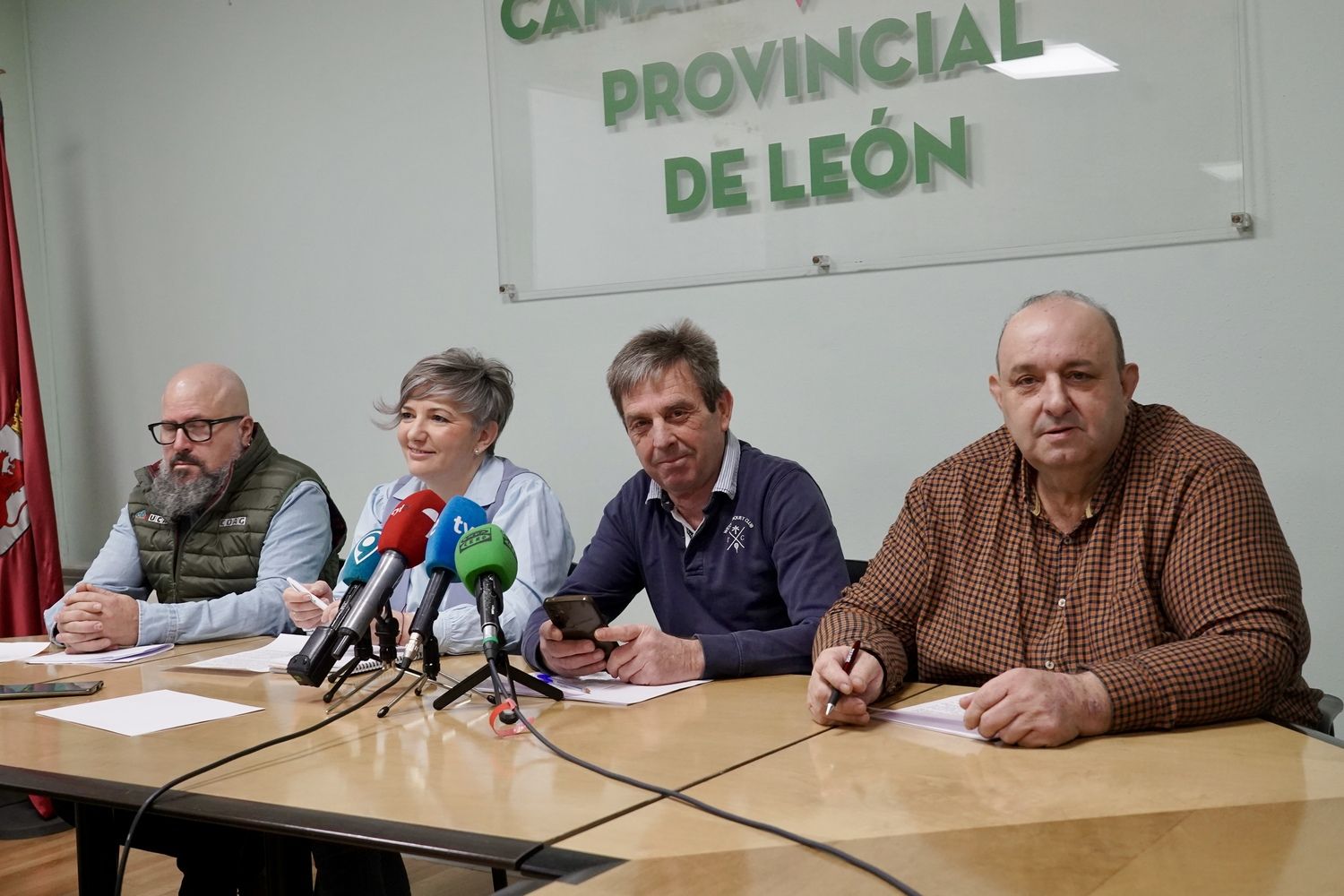 Las cuatro organizaciones agrarias de la provincia de León -Ugal-Upa, Asaja, Ucale-Coag y UCCL- informan sobre las nuevas movilizaciones dentro de una convocatoria a nivel nacional y autonómico | Campillo / ICAL Las cuatro organizaciones agrarias de la provincia de León -Ugal-Upa, Asaja, Ucale-Coag y UCCL- informan sobre las nuevas movilizaciones dentro de una convocatoria a nivel nacional y autonómico | Campillo / ICAL