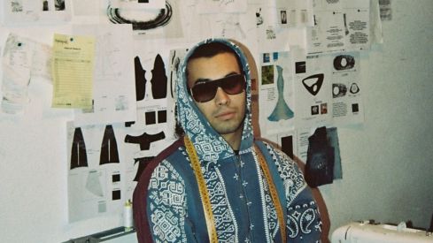 El leonés Erik Bruccia, nominado a Mejor diseñador joven de España, desfilará en la Mercedes-Benz Fashion Week Madrid