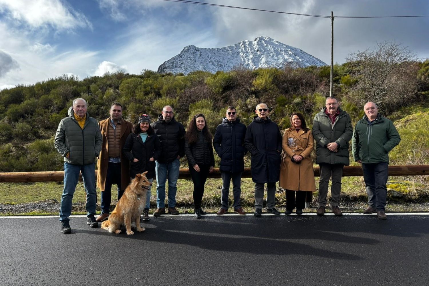 Finalizadas las obras de ensanche y mejora de la carretera de acceso a Redipollos (León) Finalizadas las obras de ensanche y mejora de la carretera de acceso a Redipollos (León)