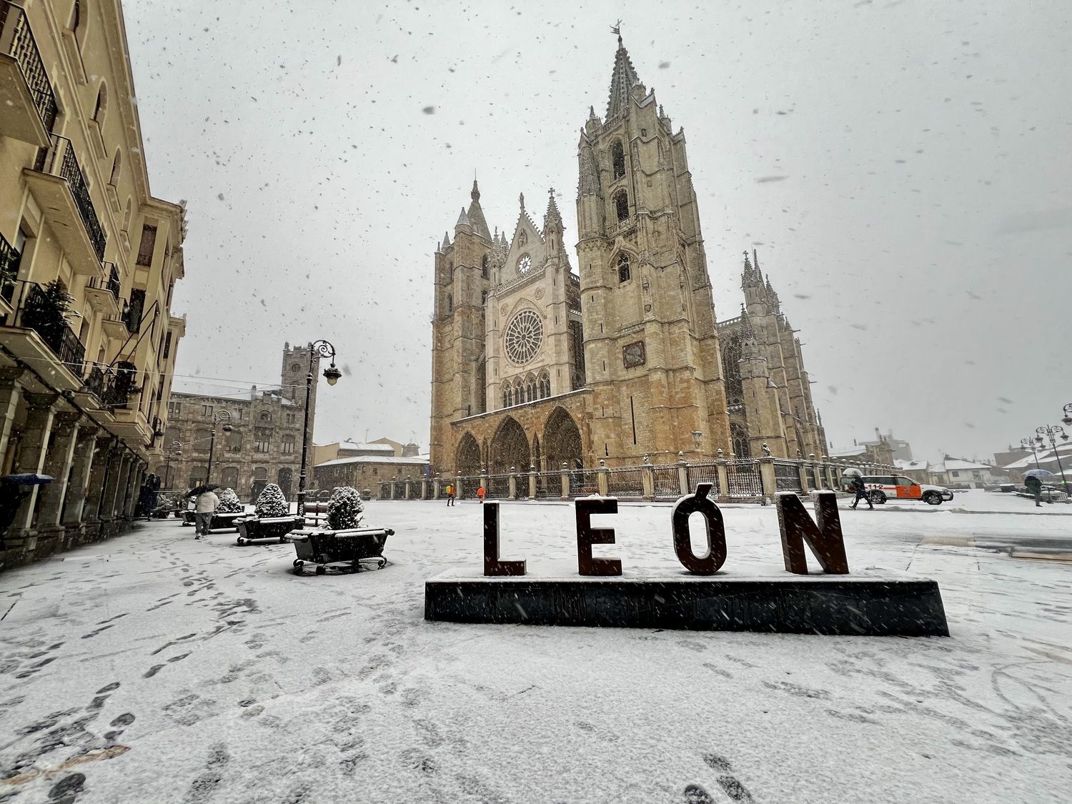 León se vuelve a vestir de blanco con la borrasca Kristin | Campillo / ICAL León se vuelve a vestir de blanco con la borrasca Kristin | Campillo / ICAL
