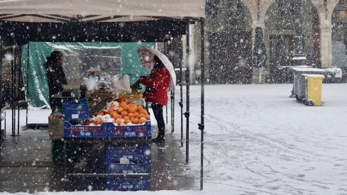 León se vuelve a vestir de blanco con la borrasca Kristin | Campillo / ICAL