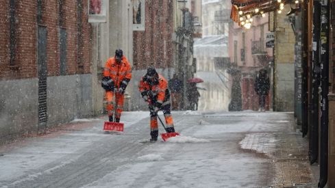 León se vuelve a vestir de blanco con la borrasca Kristin | Campillo / ICAL