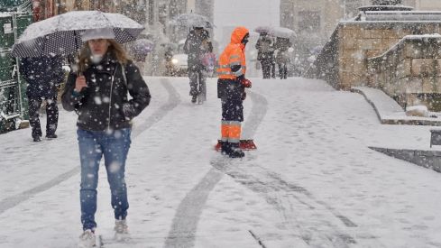 León se vuelve a vestir de blanco con la borrasca Kristin | Campillo / ICAL