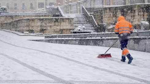 León se vuelve a vestir de blanco con la borrasca Kristin | Campillo / ICAL