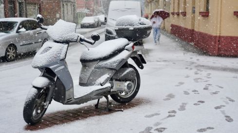 León se vuelve a vestir de blanco con la borrasca Kristin | Campillo / ICAL