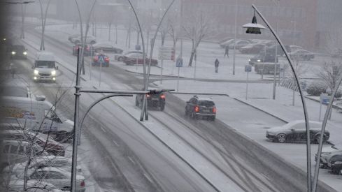 León se vuelve a vestir de blanco con la borrasca Kristin | Campillo / ICAL