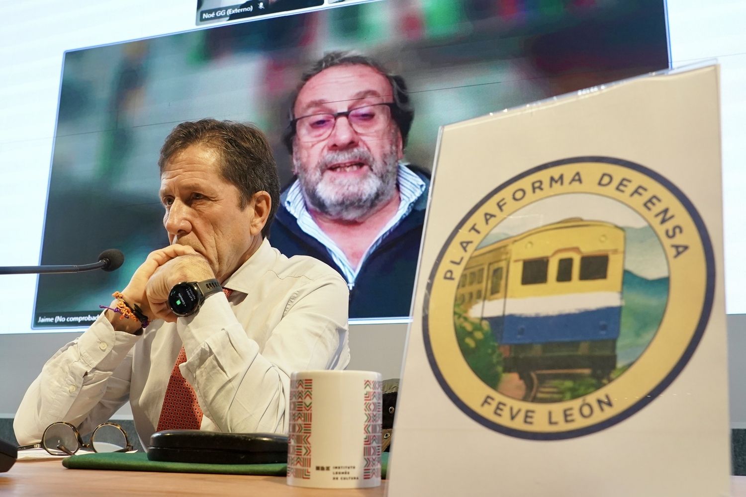 La Plataforma en Defensa de Feve en León reclama a la Junta que pida "el traspaso inmediato” del tramo urbano| Campillo / ICAL La Plataforma en Defensa de Feve en León reclama a la Junta que pida "el traspaso inmediato” del tramo urbano| Campillo / ICAL