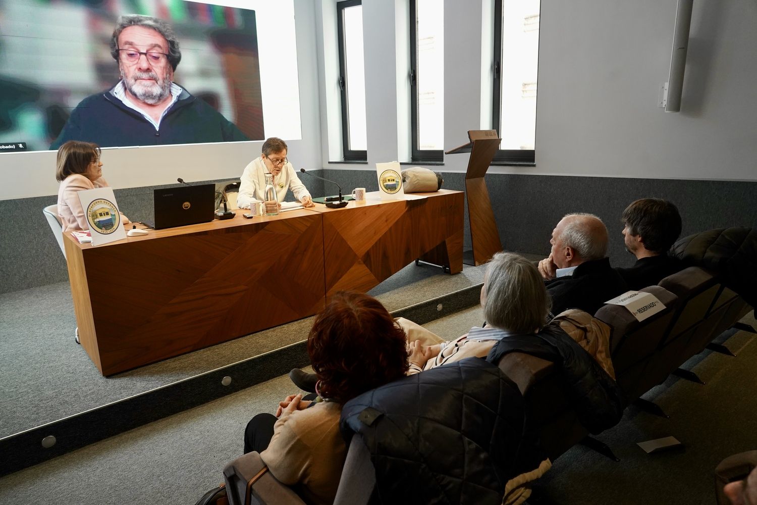 La Plataforma en Defensa del Ferrocarril de Vía Estrecha en León presenta un informe técnico-jurídico con soluciones para la integración de Feve en la ciudad | Campillo / ICAL La Plataforma en Defensa del Ferrocarril de Vía Estrecha en León presenta un informe técnico-jurídico con soluciones para la integración de Feve en la ciudad | Campillo / ICAL