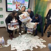 Caja Rural entrega las pagas extra de su campaña de Navidad en León: 15.000 euros para compras en 2026 | Peio García / ICAL
