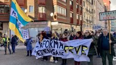 Corte de tráfico por FEVE en León | Peio García / ICAL