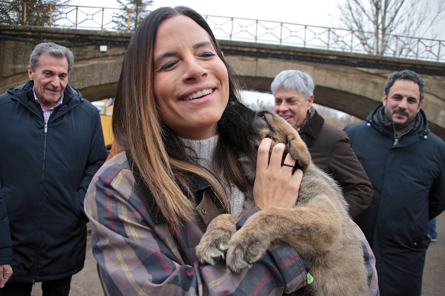 Visita del PSOE a la VIII Feria Agroalimentaria Comarca de Rueda de Gradefes (León) | Peio García / ICAL