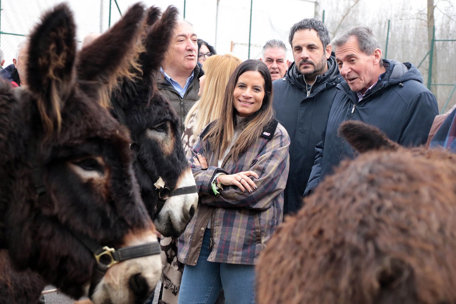 Visita del PSOE a la VIII Feria Agroalimentaria Comarca de Rueda de Gradefes (León) | Peio García / ICAL