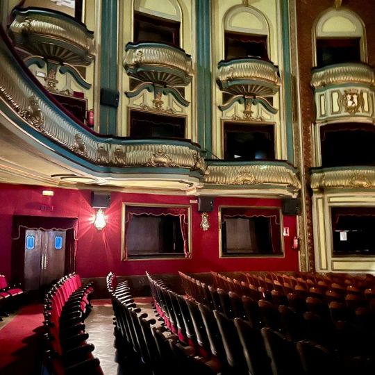 El Gobierno entrega la documentación para acelerar la rehabilitación del Teatro Emperador de León