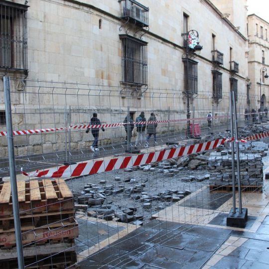 Obras en la calle Ancha en León 