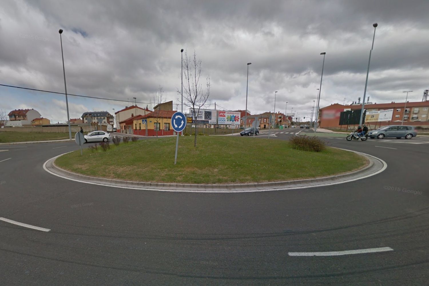 El PP de León propone ampliar la rotonda de la carretera de Asturias para evitar atascos 