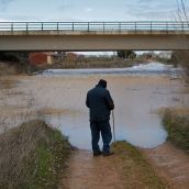 El río Cea desborda por Valderas (León) | Peio García / ICAL 