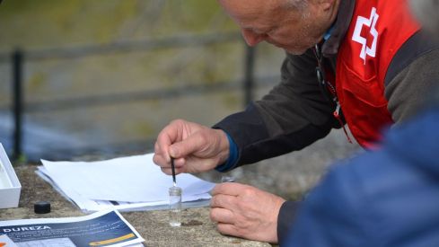 Cuatro años de seguimiento confirman la presencia de microplásticos en dos ríos de la provincia de León