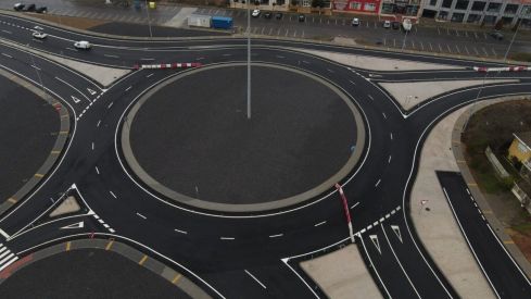 Abierta al tráfico la nueva rotonda de la N-120 en Trobajo del Camino | Óscar Puente