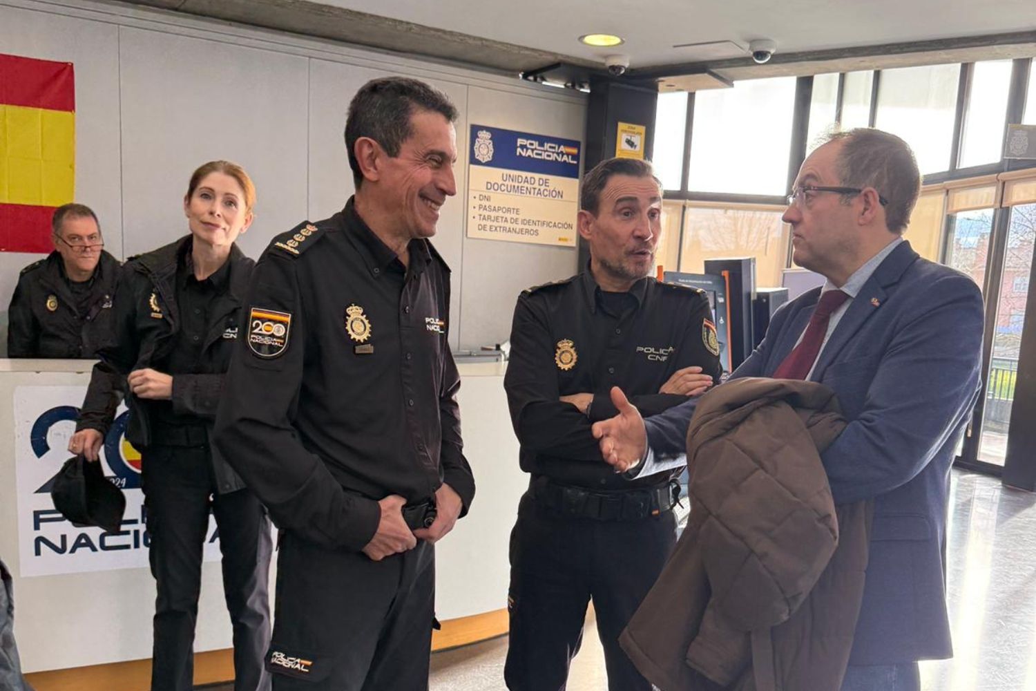 El director de INCIBE visita la Comisaría de San Andrés del Rabanedo para reforzar la lucha contra la ciberdelincuencia