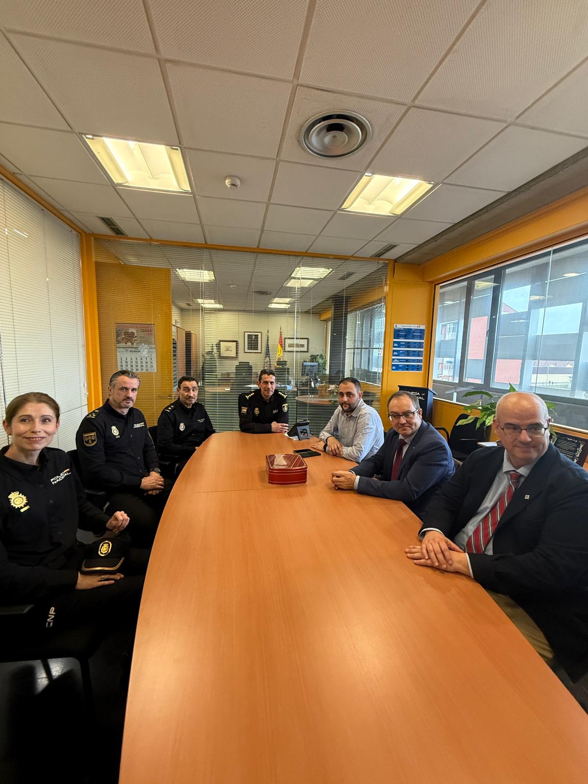 Visita del director del INCIBE a la Comisaría de Policía Nacional de San Andrés del Rabanedo