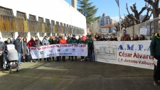 Docentes, vecinos y familias denuncian el abandono de los centros educativos de León y San Andrés del Rabanedo