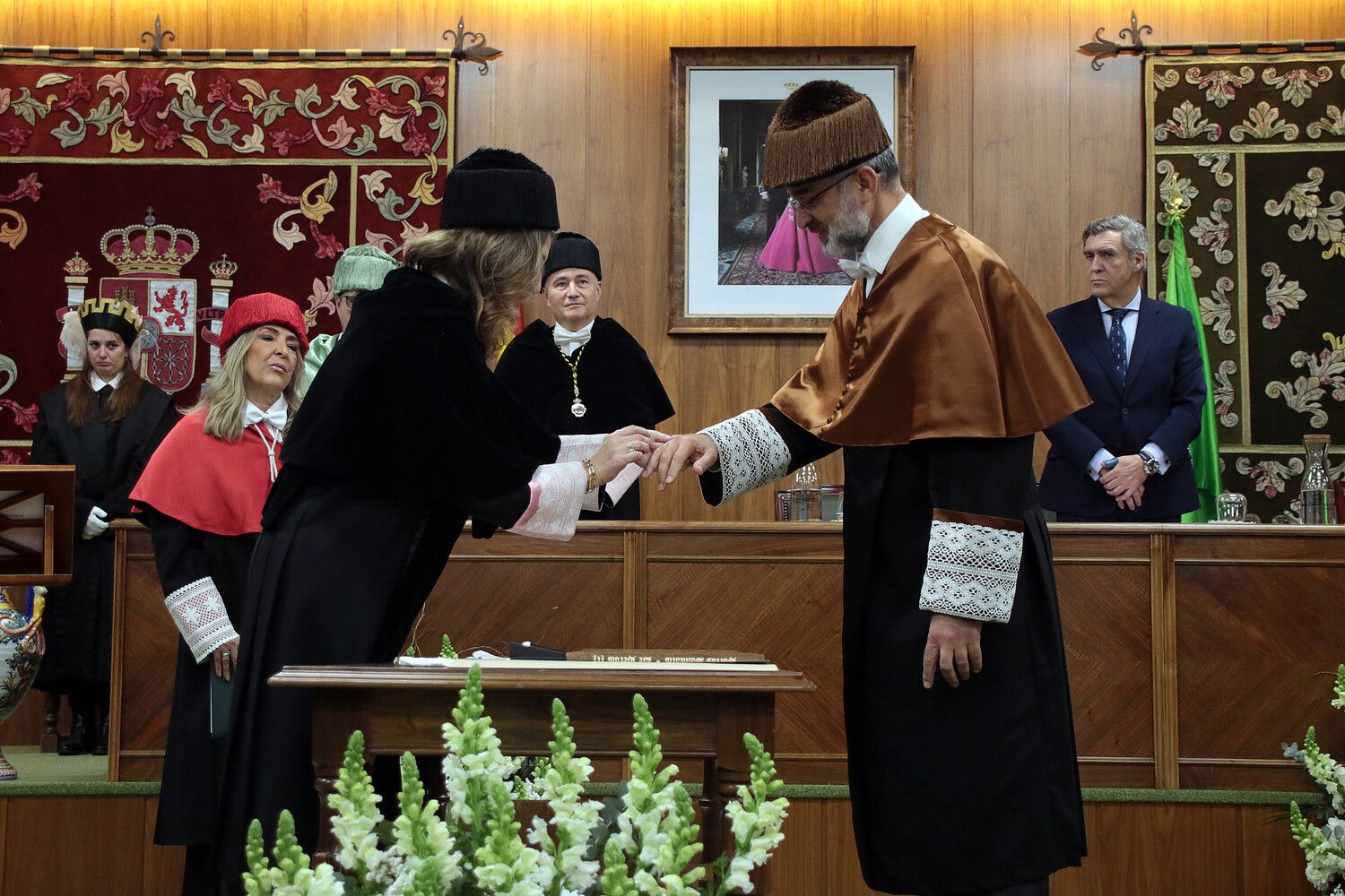 Investidura de Sergio Boixo y César de la Fuente Núñez como nuevos doctores ‘honoris causa’ por la Universidad de León | Peio García / ICAL Investidura de Sergio Boixo y César de la Fuente Núñez como nuevos doctores ‘honoris causa’ por la Universidad de León | Peio García / ICAL