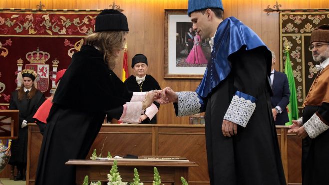 César de la Fuente, doctor honoris causa por la ULE, impulsa una IA que acelera la creación de nuevos antibióticos| Peio García / ICAL