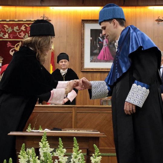 César de la Fuente, doctor honoris causa por la ULE, impulsa una IA que acelera la creación de nuevos antibióticos| Peio García / ICAL César de la Fuente, doctor honoris causa por la ULE, impulsa una IA que acelera la creación de nuevos antibióticos| Peio García / ICAL