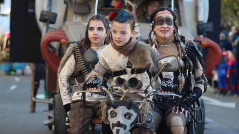 León se llena de color con el Gran Desfile de Carnaval | José Martín