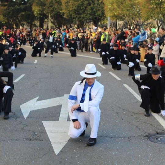 León estalla en color con su Carnaval: de la Reina Urraca I a Michael Jackson pasando por el Año Gaudí| José Martín León estalla en color con su Carnaval: de la Reina Urraca I a Michael Jackson pasando por el Año Gaudí| José Martín