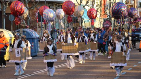 León se llena de color con el Gran Desfile de Carnaval | José Martín