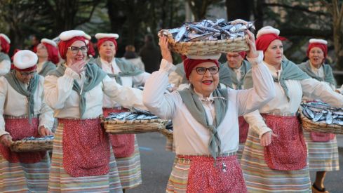 León se llena de color con el Gran Desfile de Carnaval | José Martín
