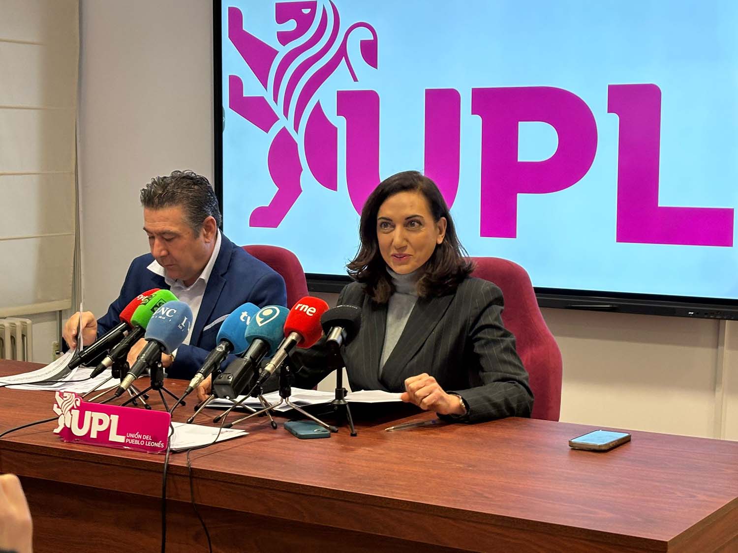 UPL durante la rueda de prensa UPL durante la rueda de prensa