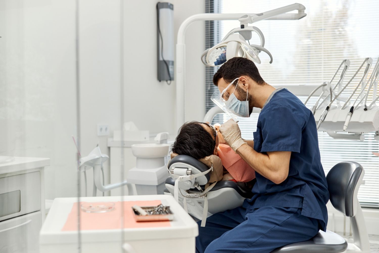 Los dentistas de León reclaman aumentar las prestaciones públicas en salud bucodental | IStock - SeventyFour