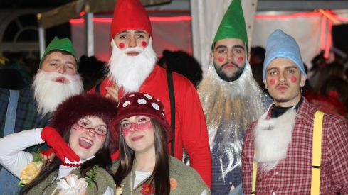 La Noche Bruja hechiza La Bañeza con color y música | José Martín