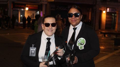 La Noche Bruja hechiza La Bañeza con color y música | José Martín