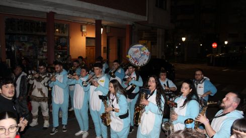 La Noche Bruja hechiza La Bañeza con color y música | José Martín