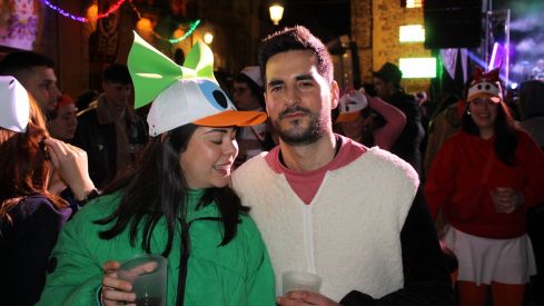 La Noche Bruja hechiza La Bañeza con color y música | José Martín