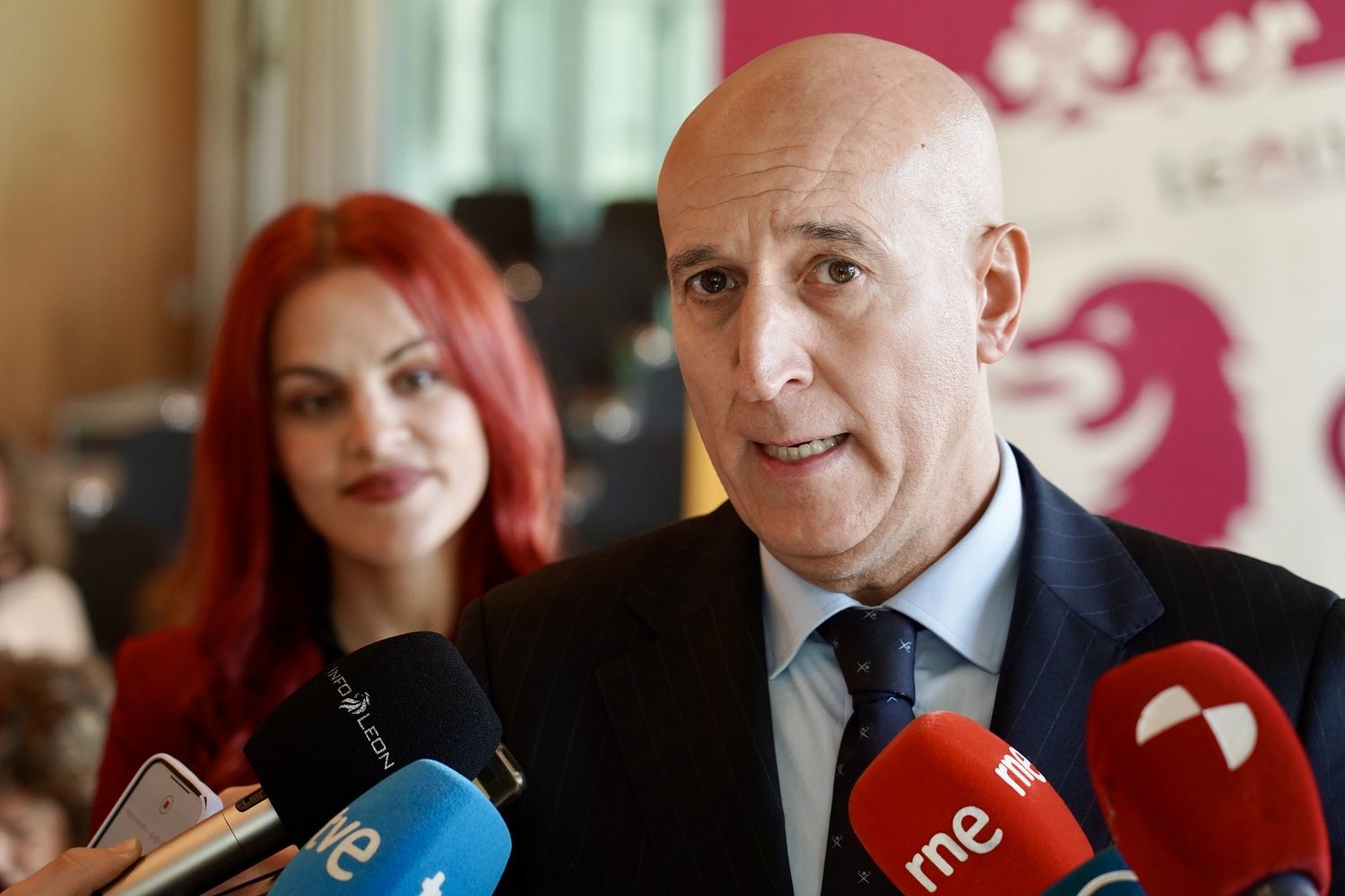  El alcalde de León, la rectora de la ULE y la astronauta Sara García Alonso visitan las instalaciones del CEBT | Campillo / ICAL