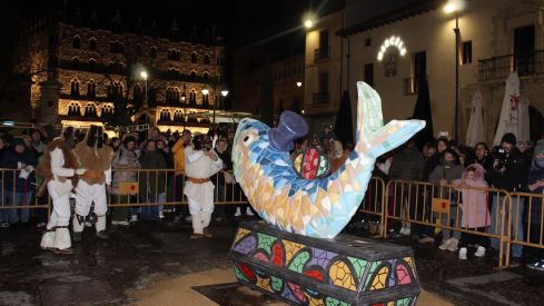 León se despide del Carnaval con el Entierro de la Sardina | José Martín